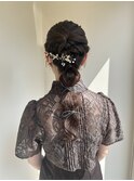 編み込みローポニーヘアアレンジ