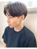 ユノ(juno)&nbsp;センターパート×ツーブロック　スタイル