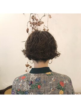 マウロア(MAULOA) “ハードボブパーマ×刈り上げ” 中西英美子