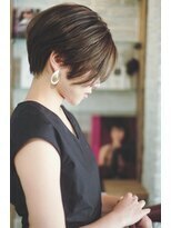 エマ 中山店(EMMA)&nbsp;センターパート前下がりショートハンサムショート襟足透明感