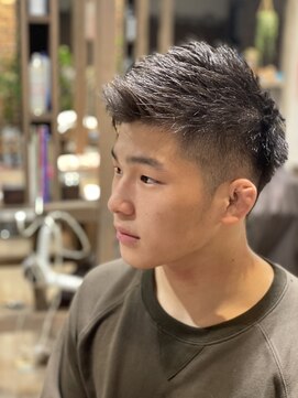 グリーンフィールベース(green feel BASE) ツーブロ＋スパイキーアップバング