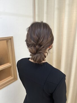 ソノ(sono) シニヨン アップスタイル まとめ髪 結婚式ヘア 参列ヘア