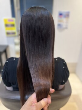 ヴィヴァーチェイルソーレ(VIVACE ilsole) 20代30代40代髪質改善トリートメント艶感ストレート透明感