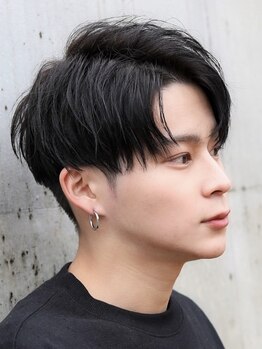 メンズフィール 南森町(MENS FEEL)の写真/【平日22時まで営業】計算されたデザインでシンプル×カッコいいを実現☆ヘッドスパ、フェードもおすすめ◎