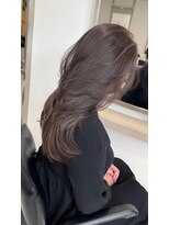 ヨロ 小岩(YOLO) レイヤーカット&艶髪ラベンダーグレージュ