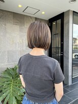 メゾン アヴァロ(Maison Avallo)&nbsp;オリーブグレージュのシルキーボブ