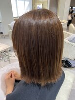 エミィ(emii.)&nbsp;ヘーゼルブラウン/切りっぱなしボブ