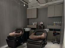 サリー 大森(Sally)の雰囲気(暗めのシャンプー室でよりリラックスしてスパが受けられます)