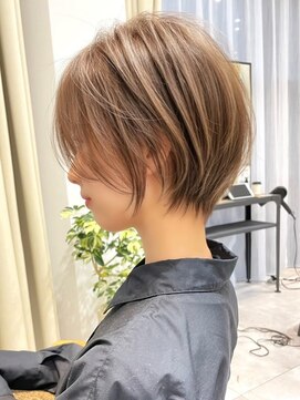 髪質改善ショートヘアアッシュブラウン