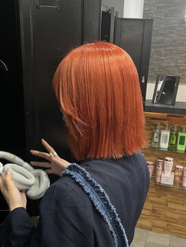ラピス 横浜(Lapis) ビビッドオレンジ切りっぱなしボブ