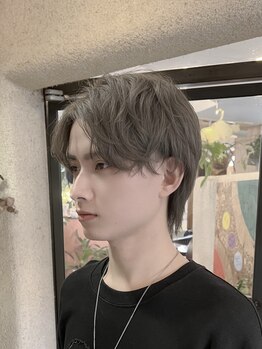 ジェクイン(dekujin)の写真/男性でも居心地が良いサロンで新しい自分に★女性スタイリストが提案するメンズスタイルで好感度UP!