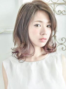 スリーバイキープ 尾山台(THREE by KEEP) 【THREEbyKEEP尾山台、木田】外はねインナーレッドカラーミディ