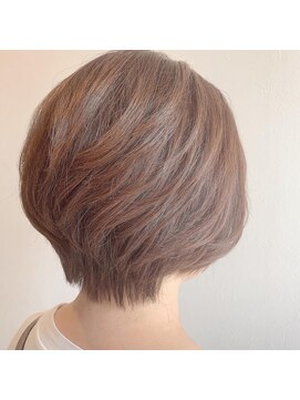 モア(.moA) ベーシックショートボブ