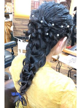 ココバイファニック(Coc. by funic) ヘアメイク×編みおろし  【関内】