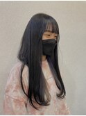 ナチュラルモードインナーカラーシルバー×黒髪ストレートロング