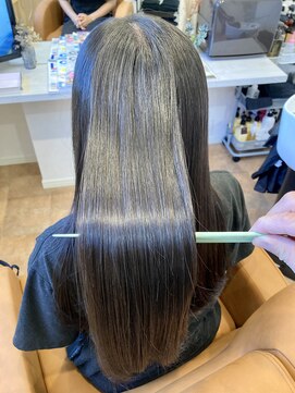 ユキイロ(yukiiro) 【yukiiro】ウルティアストレート