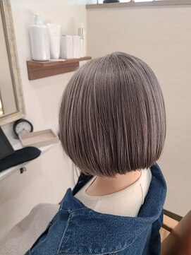 ツリーズ(Trees) ホワイトシルバーカラーな