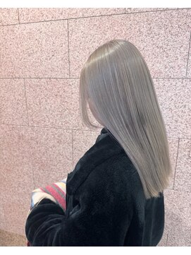 シカ 神戸三宮元町店(Cica) ハイトーンカラー ブリーチ 三宮 シルバー ダブルカラー