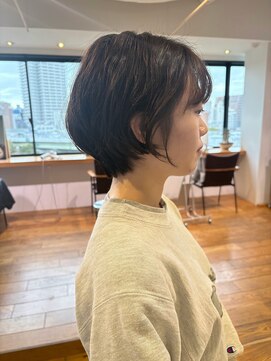スリーオオテマエ(three. Otemae) ふんわりショートボブ