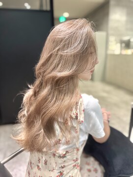 アクション 心斎橋店(ACTION) 20代30代レイヤーカット　ハイトーンカラーミルクティーベージュ