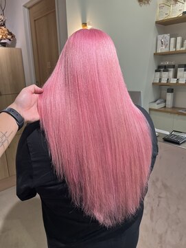 ヴィンスジオ 岐阜駅南(vince gio) White pink