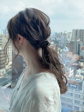 ヘアーサロンデフォーエバールークス(hairsalon de Forever Lux) 【Forever　Lux】ゆるっとウェーブ風編み下ろしアレンジ
