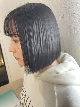 ヘアーワークス ヘルム 渋谷店(HAIR WORKS HELM) 切りっぱなし前下がりボブ