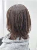くびれレイヤーカット×グレージュカラー