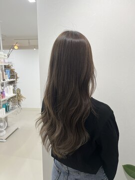 メリア(meria) グレージュカラー/レイヤーカット/くすみベージュ/透明感カラー