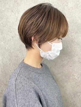 エリマ 調布(elima) ショートヘア顔周りレイヤーブリーチダブルカラーショートボブ