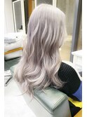 ホワイトブロンド　グレージュカラーでも美髪　ケアハイブリーチ
