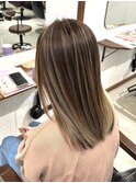 白髪ぼかしグレージュ/大人ハイライト/似合わせカット