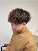 ニアウ 伊勢崎連取店(Niau)&nbsp;MEN’S HAIR/波巻きツイストスパイラル/リバースセンターパート