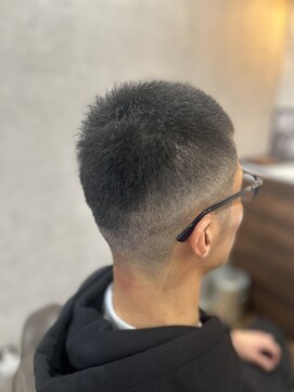 アンカー(ANCHOR) MEN’S HAIR/サーフカール/刈り上げセンターパート/印西市