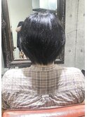 ナチュラルに馴染むショートヘア