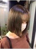 ツヤ感グレージュカラーボブ