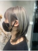 ウルフカット　シルバーベージュ　コントラストカラー