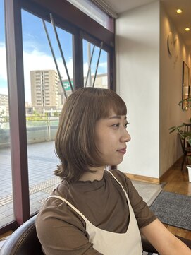 ルッツ(Lutz. hair design) レイヤーボブ [犬山良慈]