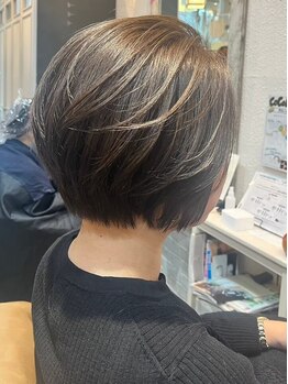 ココロカラ(Cocorokara)の写真/白髪が気になる方へー種類豊富なカラー剤でご希望の髪色に。肌を明るく魅せる大人ハイライトで新しい可能性