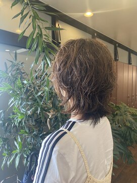 ネバーランド 平成店(NEVER LAND) ミディアムウルフ/ウルフ/前髪パーマ