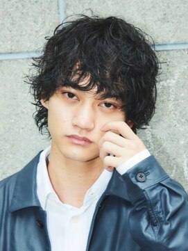 フィフスパーク(fifth PARK) ナチュラルな質感が人気の無造作パーマ×センターパートウルフ