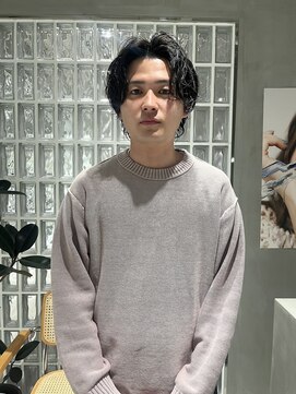 テクネ 天神大名(techne) 天神大名フェザーパーマシャドウパーマ緩めセンターパートウルフ