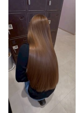 ロラ(L’ora) カット×艶カラー×りんご幹細胞トリートメント