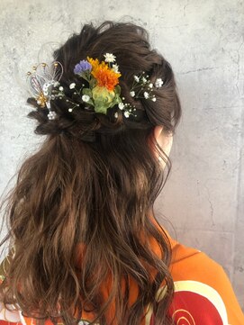 アイビー(Ivy) かすみ草　ハーフアップ　ヘアアレンジ