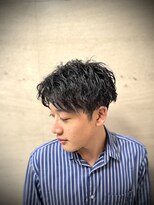 プラウド(PROUD)&nbsp;"人気"センターパート縦落ちパーマ/田町/床屋