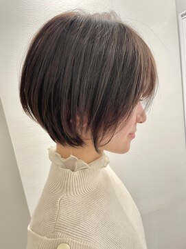 ルアン(Leun) 耳掛け丸みくびれショートボブ20代30代40代50代