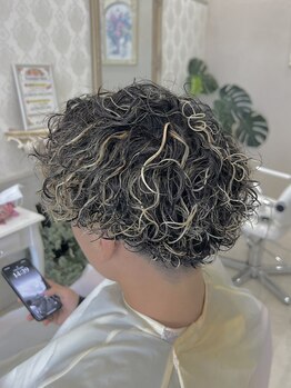 ヘアビューティ ヒール(Hair Beauty Heal)の写真/【西尾/メンズカット2500円】幅広い世代の方から高い支持☆メンズパーマなど、トレンドを抑えたスタイルに