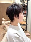 30代、黒髪でも可愛いショート!
