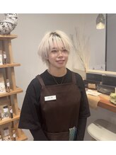 ブローチェラウカ(Broche lauka) 四家 李菜