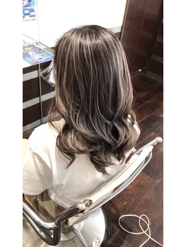キャパ(CAPA) ハイライト×レイヤーカット(茅ヶ崎/20代/韓国ヘア/ブリーチ)